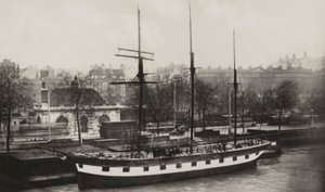 The Friend Ship, Charing Cross Pier (s/h foto) af (after) English photographer