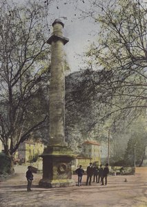 Monument af Laura og Petrarch (farvet foto) af (after) French Photographer