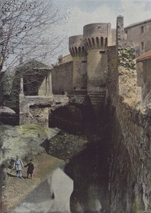 Pernes, Chateau (farvet foto) af (after) French Photographer