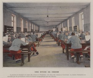 Et tegnestudie (farvet foto) af (after) French Photographer