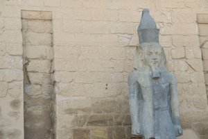 Luxor-templet, oldegyptisk arkitektur i Luxor af Albert Mansour
