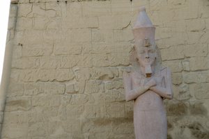 Luxor-templet, oldegyptisk arkitektur i Luxor af Albert Mansour