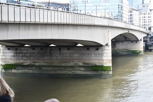 London Bridge over Themsen i hjertet af London af Albert Mansour