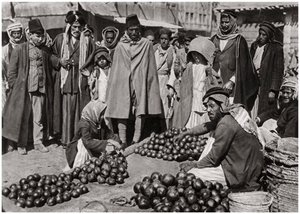 Frugtmarked i Bagdad, Irak, 1925 af A. Kerim