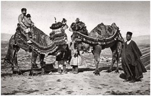 Pilgrimme med deres kameler på vej til Karbala, Irak, 1925