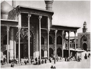 Indgangsporten til Kadimain-moskeen, der fører til Imam Moosa Al Kadims grav, 1925 af A. Kerim