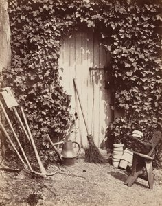 Porte de ferme de Marlotte (Døråbning med haveredskaber),ca. 1860 (foto)