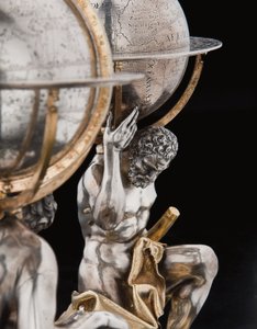 To enestående jord- og himmelkloder, støttet af Hercules og Atlas, Augsburg