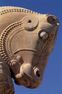 Tyrens hoved på den nordlige portikus i Xerxes