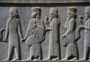 Detalje fra en processionsfrise på østsiden af Apadana-paladset, Persepolis, Iran, ca. 518-465 f.Kr. (grå sten)