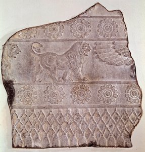 Fragment af lavt relief, der repræsenterer en gående løve. Fra Persepolis (Iran) Epoque Routenide, 460 f.Kr. Seattle, kunstmuseum af Achaemenid