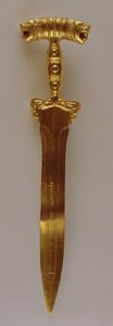 Sværd med dobbelt løvehovedsgrebsdekoration, fra Hamadan, Iran (guld)