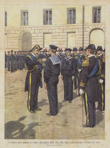 Levering af tapperhedsmedaljen til to sømænd, der vender tilbage fra Kina, i Royal Crews Kaserne i La Spezia
