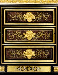Detalje af et Late Louis XVI ormolu-monteret boulle-marquetry sideskab af Adam (attr. to) Weisweiler