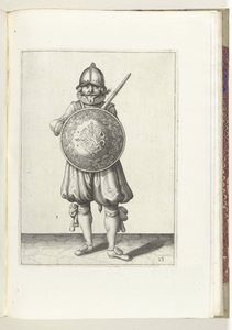 Skjold- og piggeøvelsen: Soldaten stående i ro, hans rapier hviler på venstre skulder bag skjoldet (nr. 23), 1618 Nassausche Wapen-Handelinge, van Schilt, Spies, Rappier and the Targe: beyde figuerlick afbildet, ende indrammet efter n af Adam van Breen
