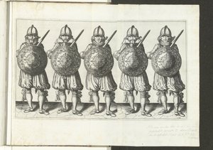 Skjold- og piggeøvelsen: Fem soldater, der står side om side på linje med griberen i højre hånd og skjoldet foran kisten (nr. 32), 1618 Nassausche Wapen-Handelinge, van Schilt, Spies, Rappier andde Targe: beyde figuerlick afbildet af Adam van Breen