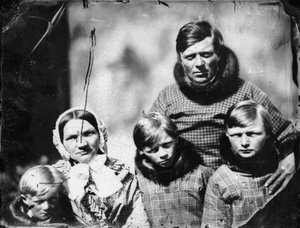 Dansk embedsmand (Hans Elberg) og familie af Admiral Edward Augustus Inglefield