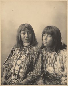 Børstning mod og små skæve øjne, San Carlos Apaches