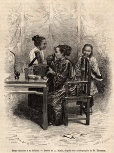 Kinesisk dame har sit toilet. Gravering efter A.Maries tegning, til illustration af rejsen til Pekin og Nordkina, af T.Choutze, i 1873, udgivet i “” Le tour du monde””” 1876, redigeret af Edouard Charton, udgave Hachette, Paris. Selva samling. af Adrien Emmanuel Marie