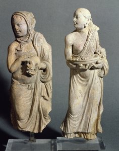 To statuetter af stående munke, fra Hadda, 1.-4. århundrede (stuk)