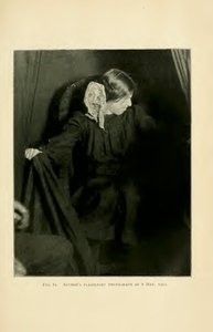 Eva Carrière producerer ektoplasma, Paris, 8. maj 1912, fra 