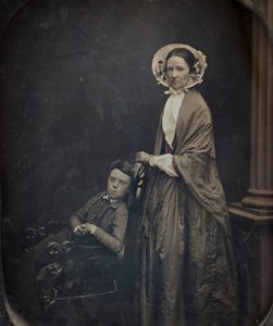 Uden titel En kvinde i hætte og sjal, med sin siddende søn, ca. 1850. Skaber: Albert Sands Southworth, Josiah Johnson Hawes. af Albert Sands Southworth, Josiah Johnson Hawes