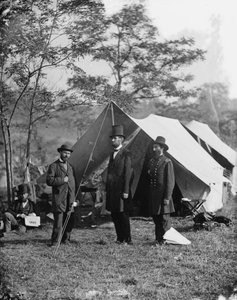 Abraham Lincoln med Allan Pinkerton og generalmajor John A. McClernand, 1862 af Alexander Gardner
