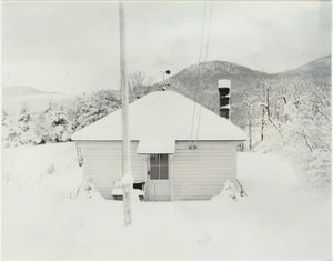 Først sne og det lille hus af Alfred Stieglitz
