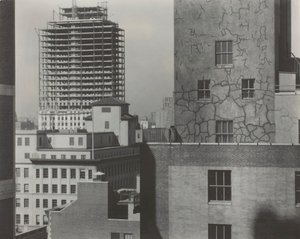 Fra mit vindue på et amerikansk sted, sydvest, 1932. af Alfred Stieglitz