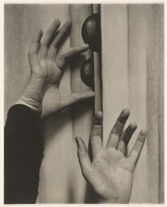 Georgia O’Keeffe – Hænder af Alfred Stieglitz