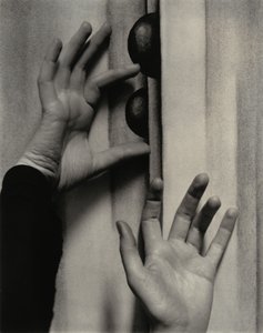 Georgia O’Keeffe – Hænder af Alfred Stieglitz