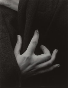 Georgia O’Keeffe – Hænder af Alfred Stieglitz