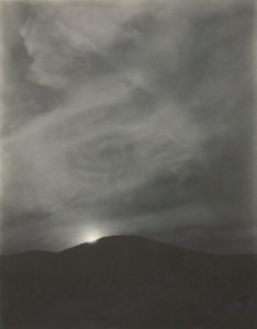 Lake George, ca. 1922. af Alfred Stieglitz