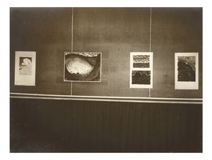 Main Room - Væg til højre af Alfred Stieglitz