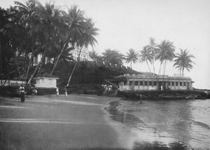 Mount Lavinia Hotel og Badepavillon, c1890, 1910 af Alfred William Amandus Plate