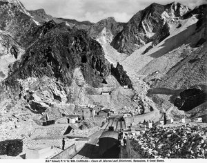 Ravaccione stenbrud nær Carrara (s/h foto) af Fratelli Alinari