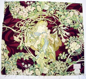 Panel med titlen "Femme à marguerite" (Woman with Daisy) af Alphonse Marie Mucha
