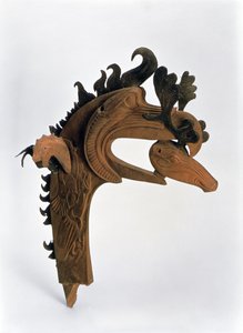 Terminal, der forestiller en griffin, der holder en hjort i næbbet, fra Pazyryk-gravhøjene, 5. århundrede f.Kr. (læder og træ)