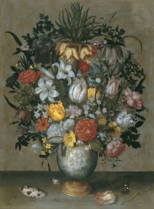 Kinesisk vase med blomster, skaller og insekter