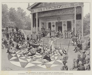 "Agamemnon" af Aeschylus, opført på Bradfield College, Clytemnestra ved paladsdøren møder Agamemnon i sin vogn tegnet af sine trojanske slaver (litho)