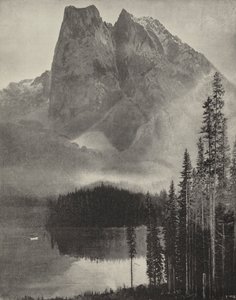 Emerald Lake i Selkirk Mountains (s/h foto) af American Photographer (after)