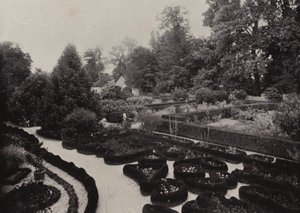 Mount Vernon: Flower Garden (s/h foto) af American Photographer (after)