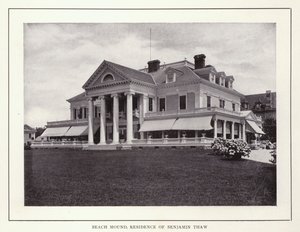 Newport, Rhode Island: Beach Mound, Benjamin Thaws residens (s/h-billede) af American Photographer (after)