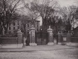 Providence, Rhode Island: Van Wickle Gate, Brown University (s/h foto) af American Photographer (after)