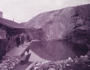 Poolen ved Banff Hot Springs, Britisk Amerika (s/h-billede) af American Photographer (after)