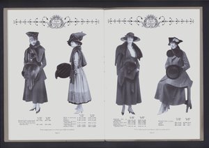 Opslag på to sider fra The Theatre of Fur Fashion (s/h-billede) af American Photographer (after)