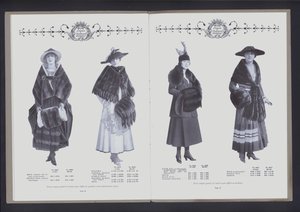 Opslag på to sider fra The Theatre of Fur Fashion (s/h-billede) af American Photographer (after)