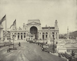 På tværs af Grand Plaza, nordpå af American Photographer