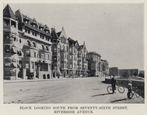 Blok ser mod syd fra Seventy-Sixth Street, Riverside Avenue (s/h foto) af American Photographer