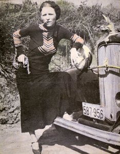 Bonnie Parker poserer 